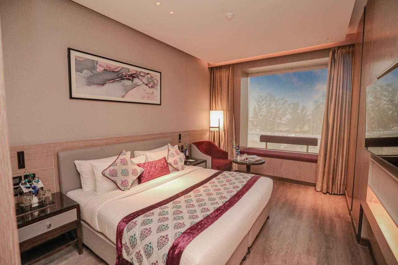Regenta Place Verka Amritsar Exteriér fotografie